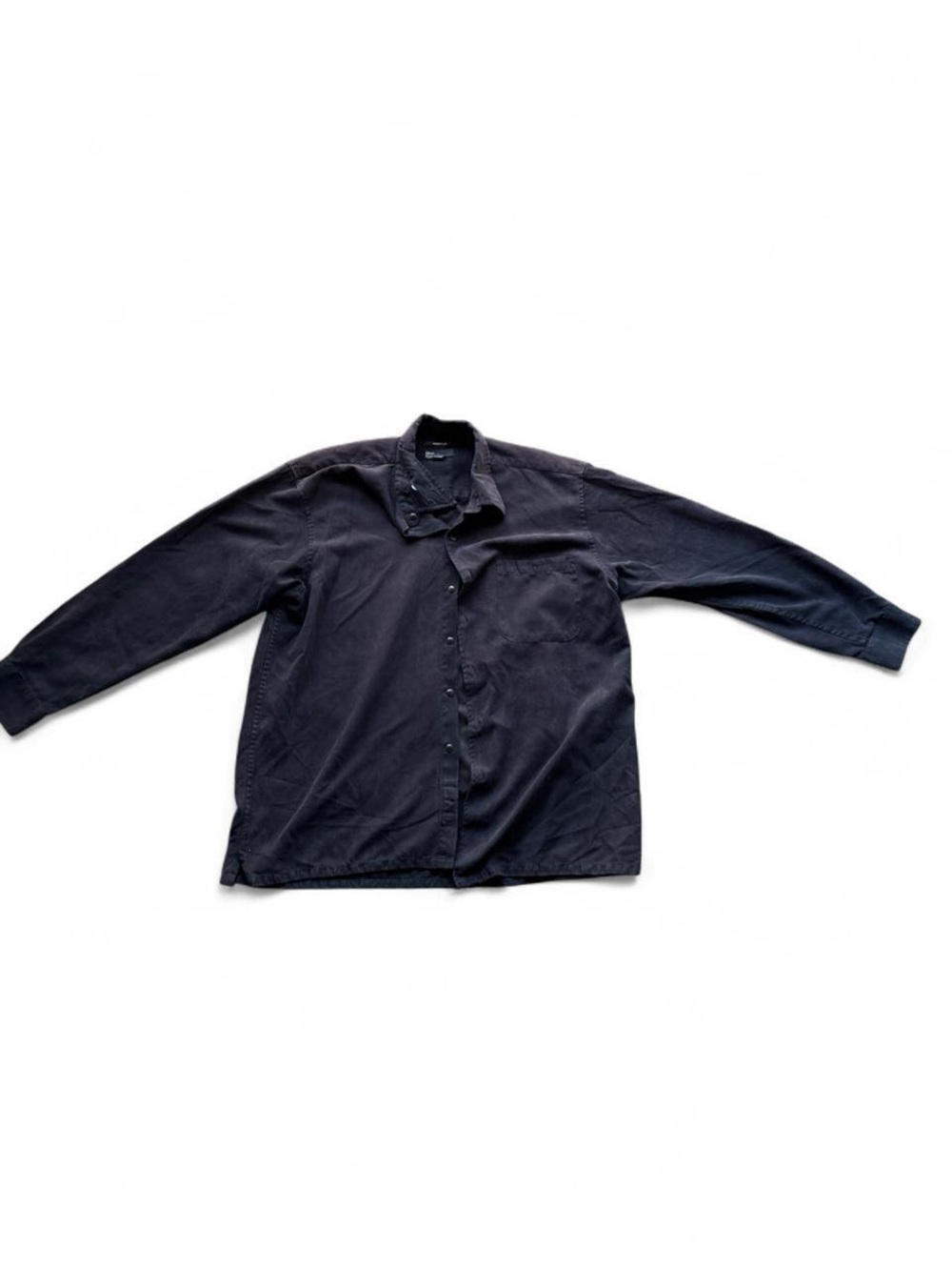 ✨ Marc Edwards black
polyester button-up shirt in XL✨
